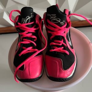 Nike Lebron 9 pink